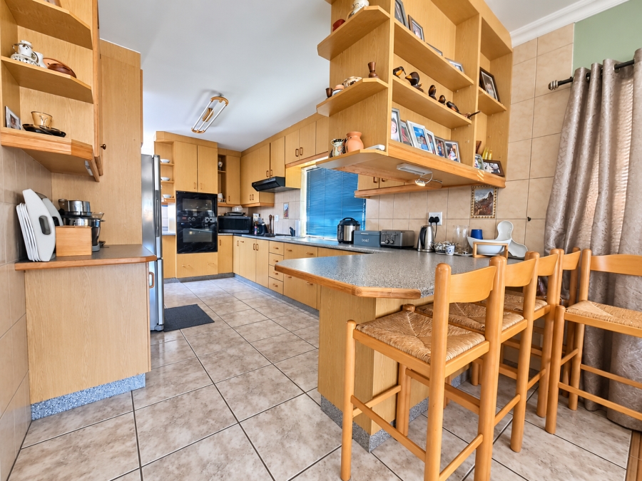 4 Bedroom Property for Sale in Hopefield Western Cape